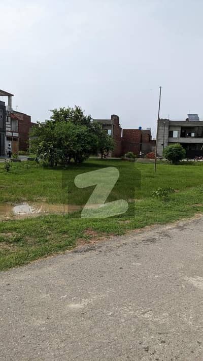 3 Marla Facing Park Plot Is Available In Eden Garden With Reasonable Price