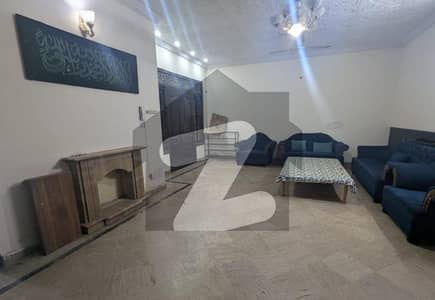 آئی ۔ 8 اسلام آباد میں 3 کمروں کا 12 مرلہ زیریں پورشن 2.5 لاکھ میں کرایہ پر دستیاب ہے۔