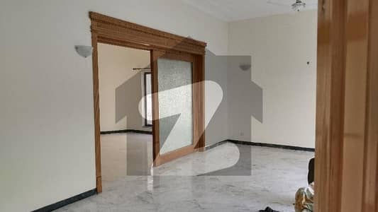 ای ۔ 11/3 ای ۔ 11,اسلام آباد میں 4 کمروں کا 11 مرلہ مکان 2.25 لاکھ میں کرایہ پر دستیاب ہے۔