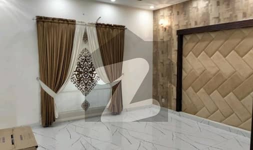 5 Marla House In Bahria Town - Sector C For sale At Good Location