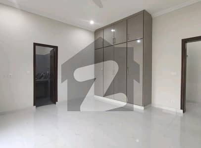 10 Marla House For Sale In Bahria Town - Sector C Lahore