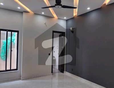 A House Of 10 Marla In Lahore