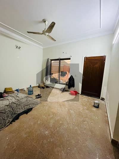 ای ۔ 11 اسلام آباد میں 4 کمروں کا 10 مرلہ مکان 3.5 لاکھ میں کرایہ پر دستیاب ہے۔