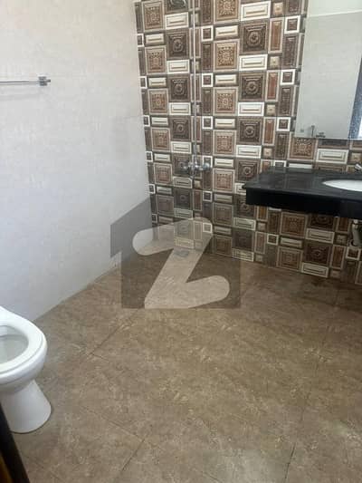 1 kanal frist floor available for rent