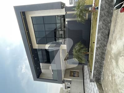 Luxury 10 Marla House for Sale B17