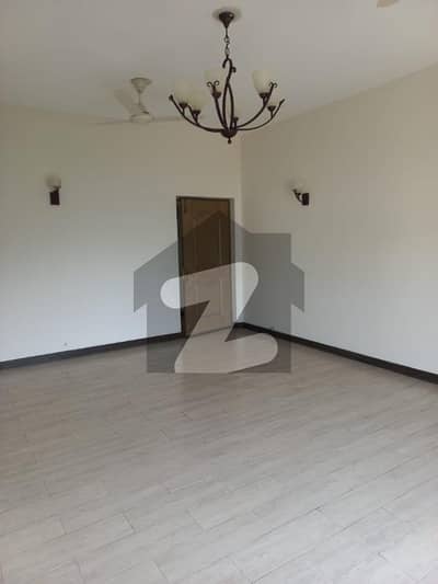 TOP LOCATION ONE-KANAL UPPER PORTION 3 BEDROOM WITH ATTACHED BATHS AVAILABLE FOR RENT