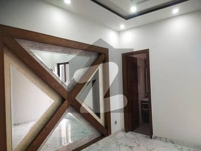 5 MARLA DOUBLE STOREY BRAND NEW HOUSE NEAR EMPORIUM MALL JOHAR TOWN