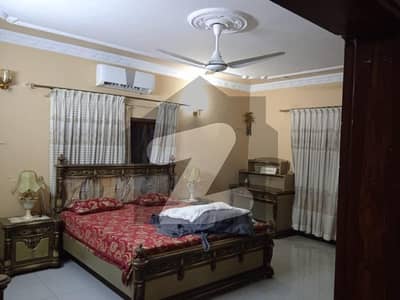 پی ای سی ایچ ایس بلاک 2 پی ای سی ایچ ایس,جمشید ٹاؤن,کراچی میں 4 کمروں کا 8 مرلہ بالائی پورشن 4.0 کروڑ میں برائے فروخت۔