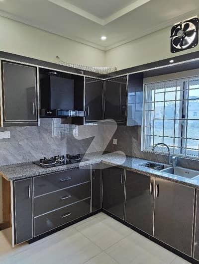 جناح گارڈنز ایف ای سی ایچ ایس,اسلام آباد میں 4 کمروں کا 6 مرلہ مکان 1.0 لاکھ میں کرایہ پر دستیاب ہے۔