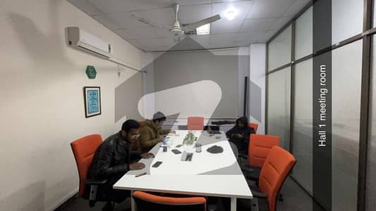 مین بلیوارڈ گلبرگ گلبرگ,لاہور میں 11 مرلہ دفتر 2.0 لاکھ میں کرایہ پر دستیاب ہے۔