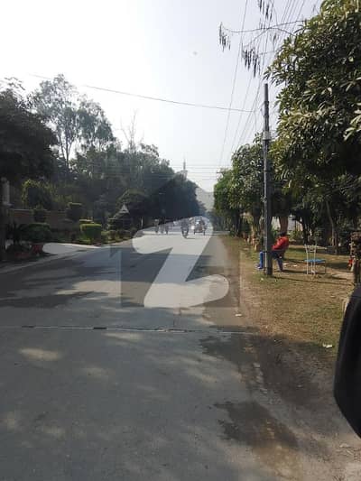 جوہر ٹاؤن فیز 2 - بلاک ایچ جوہر ٹاؤن فیز 2,جوہر ٹاؤن,لاہور میں 6 کمروں کا 1 کنال مکان 2.7 لاکھ میں کرایہ پر دستیاب ہے۔