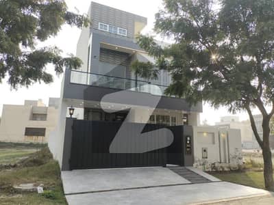 12 Marla Used Dream House Situated On 45 Wide Road Near To Park Near To School Available For Sale