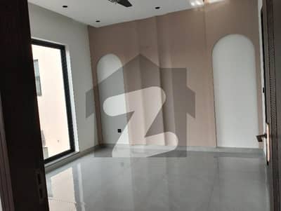 ڈی ایچ اے 9 ٹاؤن ڈیفنس (ڈی ایچ اے),لاہور میں 3 کمروں کا 5 مرلہ مکان 3.5 کروڑ میں برائے فروخت۔