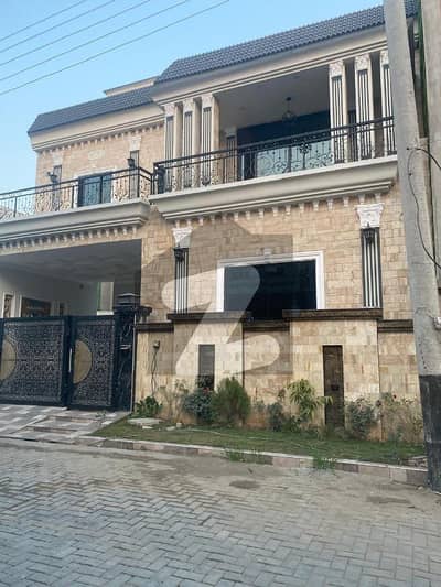 ڈائمنڈ سٹی غالب روڈ,سیالکوٹ میں 5 کمروں کا 8 مرلہ مکان 3.6 کروڑ میں برائے فروخت۔