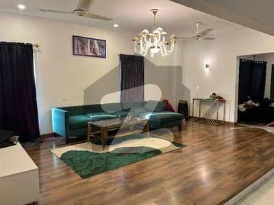 ڈی ایچ اے فیز 8 ڈی ایچ اے ڈیفینس,کراچی میں 6 کمروں کا 1 کنال مکان 15.0 کروڑ میں برائے فروخت۔