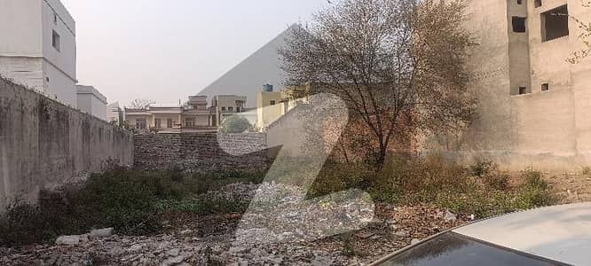 22 Marla 2 Sarsai plot Available For Sale in Raza Town East Canal Road fsd.