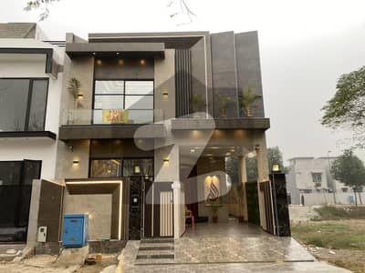 ڈی ایچ اے 11 رہبر فیز 2 ڈی ایچ اے 11 رہبر,لاہور میں 3 کمروں کا 5 مرلہ مکان 2.75 کروڑ میں برائے فروخت۔