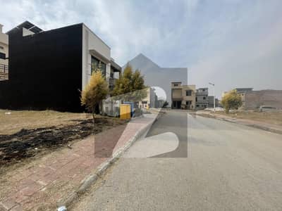 5 Marla Solid Land Plot Near Park And Commercial Area 5 Marla Solid Land Plot Near Park And Commercial Area