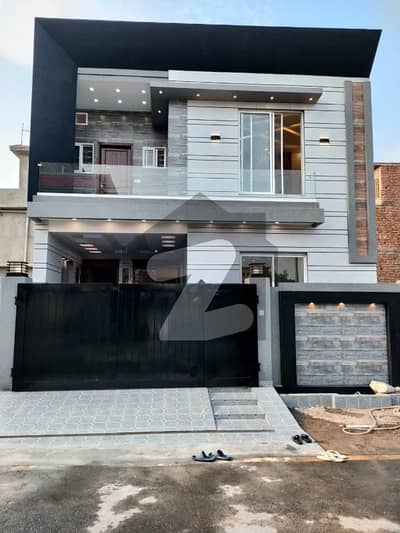 5 Marla Brand New House Available For Rent