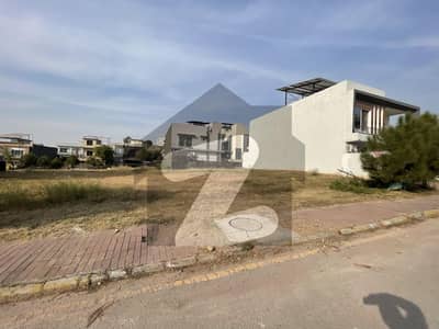 10 Marla Solid Land Ideal Location Plot