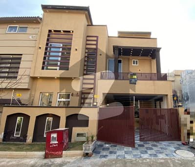 7 Marla LUXURY DESIGNER HOUSE FOR SALE in Bahria town phase 8