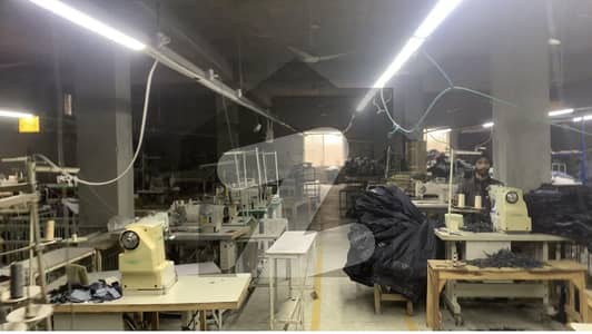 عطاء بخش روڈ لاہور میں 2 کنال فیکٹری 3.5 لاکھ میں کرایہ پر دستیاب ہے۔