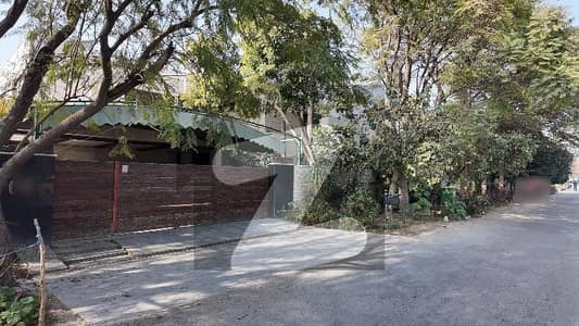 ڈی ایچ اے فیز 6 - بلاک کے فیز 6,ڈیفنس (ڈی ایچ اے),لاہور میں 6 کمروں کا 4 کنال مکان 60.0 کروڑ میں برائے فروخت۔