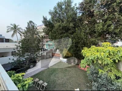 نارتھ ناظم آباد ۔ بلاک بی نارتھ ناظم آباد,کراچی میں 4 کمروں کا 2 کنال مکان 16.0 کروڑ میں برائے فروخت۔