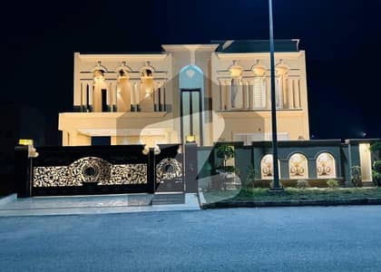 سٹی ہاؤسنگ سوسائٹی گوجرانوالہ میں 6 کمروں کا 1 کنال مکان 8.5 کروڑ میں برائے فروخت۔