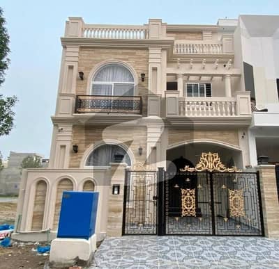 سٹی ہاؤسنگ سوسائٹی گوجرانوالہ میں 4 کمروں کا 5 مرلہ مکان 2.35 کروڑ میں برائے فروخت۔