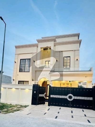 سٹی ہاؤسنگ سوسائٹی گوجرانوالہ میں 5 کمروں کا 10 مرلہ مکان 3.9 کروڑ میں برائے فروخت۔