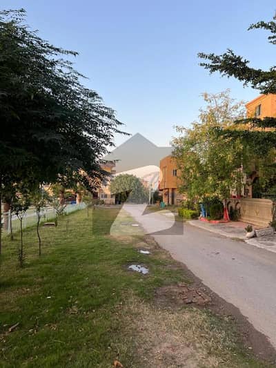 بحریہ ٹاؤن فیز 8 ۔ عمر بلاک بحریہ ٹاؤن فیز 8 ۔ سفاری ویلی,بحریہ ٹاؤن فیز 8,بحریہ ٹاؤن راولپنڈی,راولپنڈی میں 7 مرلہ رہائشی پلاٹ 80.0 لاکھ میں برائے فروخت۔