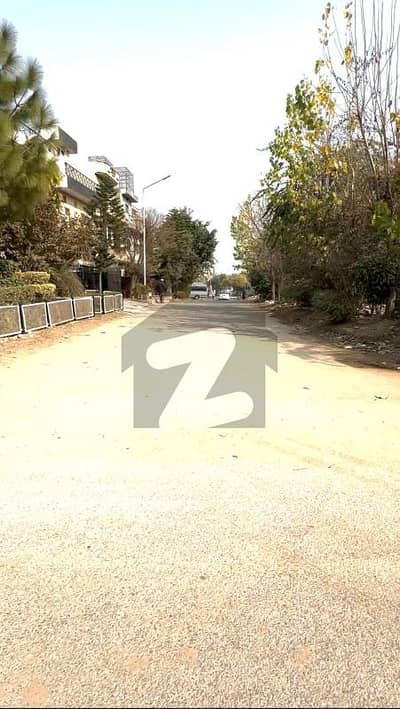 جی ۔ 13 اسلام آباد میں 1 کنال رہائشی پلاٹ 6.5 کروڑ میں برائے فروخت۔