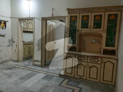 5 Marla upper portion 1.5 for rant in Gosha E Ahbaba near Awan town Multan road lahore