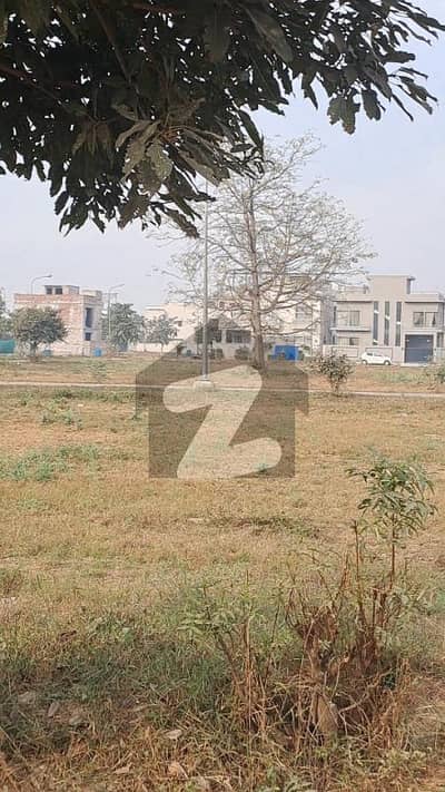 Plot No Near 1368 Surrounded Houses Back 100Feet Challenge Price