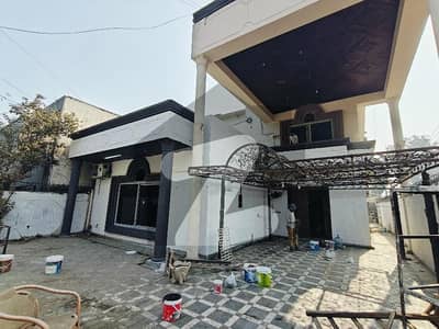 جوہر ٹاؤن فیز 2 جوہر ٹاؤن,لاہور میں 1 کنال دفتر 4.5 لاکھ میں کرایہ پر دستیاب ہے۔