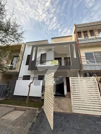 ڈی ۔ 12 اسلام آباد میں 4 کمروں کا 4 مرلہ مکان 4.15 کروڑ میں برائے فروخت۔