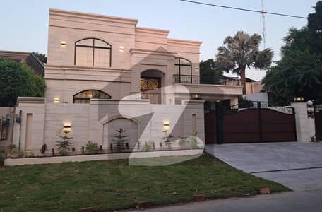 عبدالستار ایدھی روڈ لاہور میں 7 کمروں کا 1 کنال مکان 7.0 کروڑ میں برائے فروخت۔