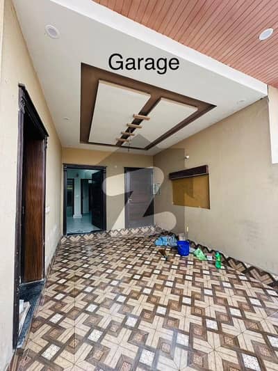 جوہر ٹاؤن فیز 2 جوہر ٹاؤن,لاہور میں 5 کمروں کا 5 مرلہ مکان 2.6 کروڑ میں برائے فروخت۔