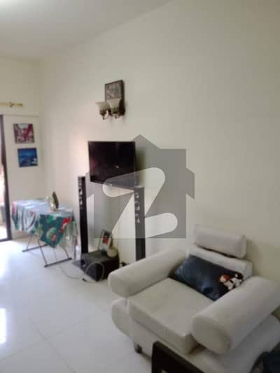 صائمہ جناح ایونیو ملیر,کراچی میں 3 کمروں کا 10 مرلہ فلیٹ 3.15 کروڑ میں برائے فروخت۔