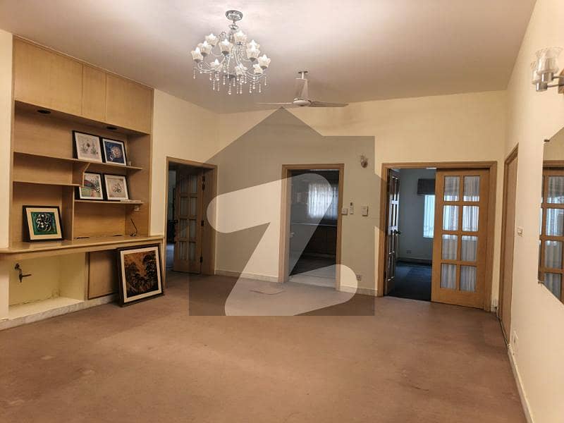 ایف ۔ 11 اسلام آباد میں 3 کمروں کا 1 کنال بالائی پورشن 2.5 لاکھ میں کرایہ پر دستیاب ہے۔ ایف ۔ 11 اسلام آباد میں 3 کمروں کا 1 کنال بالائی پورشن 2.5 لاکھ میں کرایہ پر دستیاب ہے۔