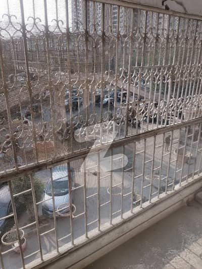 Three bed dd Second floor west open Road facing