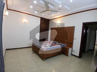 ڈی ایچ اے فیز 3 ڈیفنس (ڈی ایچ اے),لاہور میں 1 کمرے کا 1 کنال کمرہ 50.0 ہزار میں کرایہ پر دستیاب ہے۔