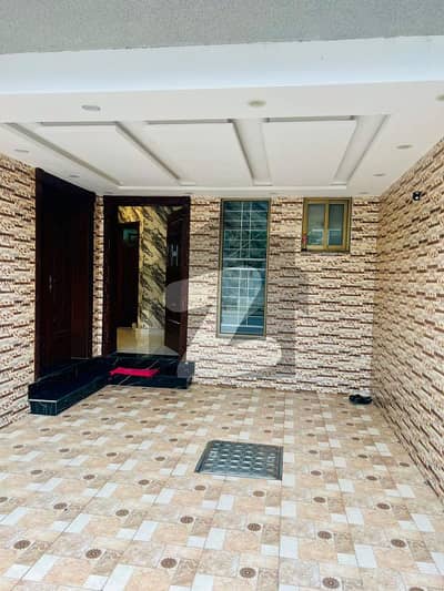 5 MARLA BRAND NEW HOUSE AVAILABLE FOR RENT