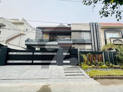 20 MARLA BRAND NEW MODERN DESIGN HOUSE FOR SALE IN NASHEMAAN E IQBAL PHASE 2
