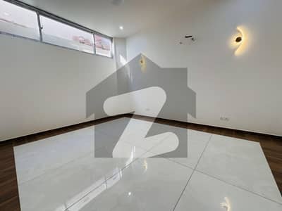 ڈی ایچ اے فیز 8 ڈی ایچ اے ڈیفینس,کراچی میں 7 کمروں کا 1 کنال مکان 23.5 کروڑ میں برائے فروخت۔