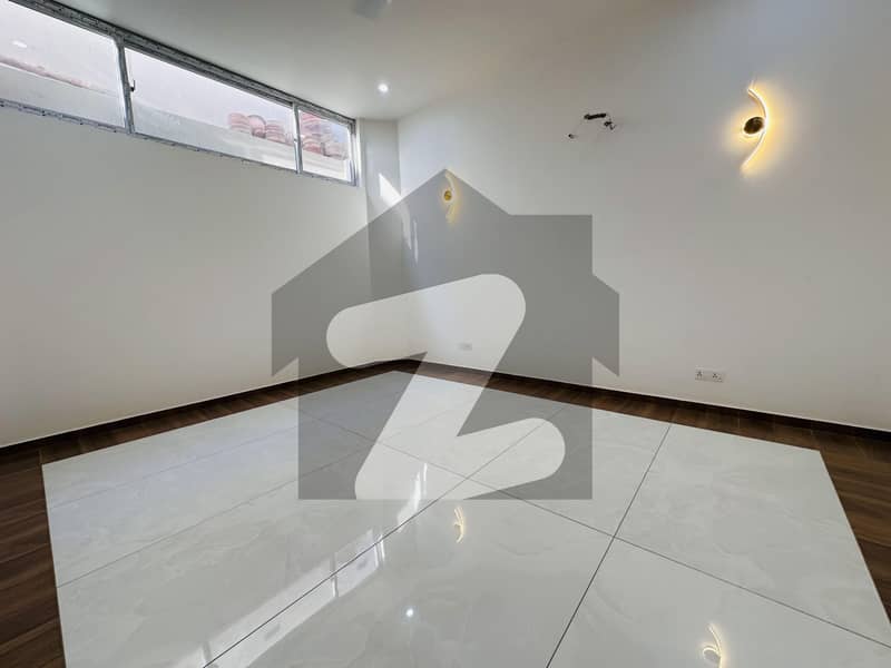 500 Yards Owner Built Bungalow For Sale 500 Yards Owner Built Bungalow For Sale