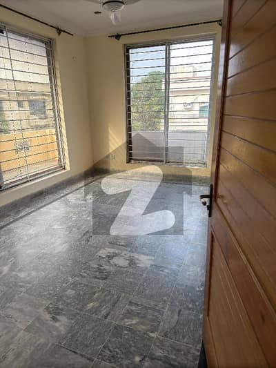 DHA Phase 1 (1 Kanal Portion Available For Rent In Very Reasonable Price