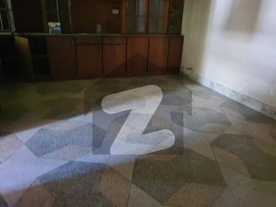 نارتھ ناظم آباد ۔ بلاک اے نارتھ ناظم آباد,کراچی میں 3 کمروں کا 16 مرلہ بالائی پورشن 1.5 لاکھ میں کرایہ پر دستیاب ہے۔