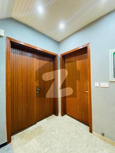 ایڈن آچرڈ فیصل آباد میں 3 کمروں کا 5 مرلہ بالائی پورشن 45.0 ہزار میں کرایہ پر دستیاب ہے۔